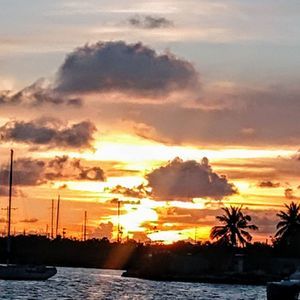 Meet your Posher, Val